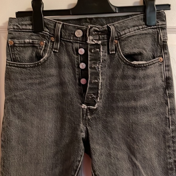 Levi’s 501 Skinny - Picture 2 of 7